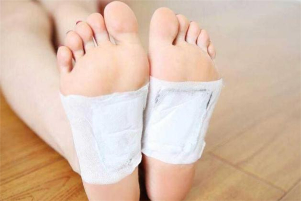 足貼貼幾個小時最好 足貼可以天天貼嗎 足貼貼幾個小時最好 足貼可以天天貼嗎