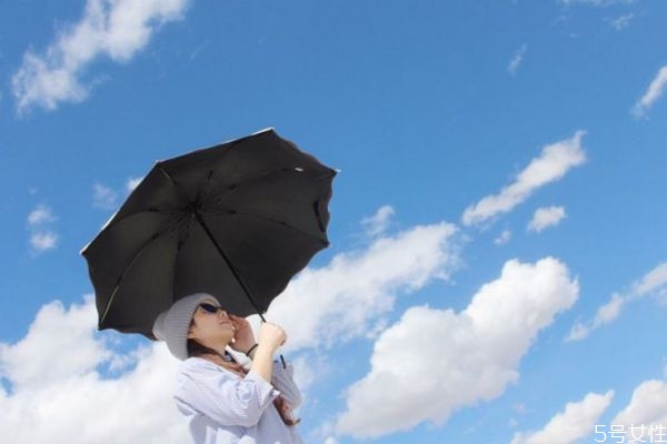 曬太陽的好處有什么 為什么要經常曬太陽