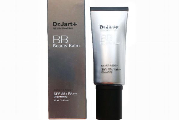 bb霜和粉底液怎么區(qū)分 bb霜相當(dāng)于粉底液?jiǎn)?></a>
      <p class=