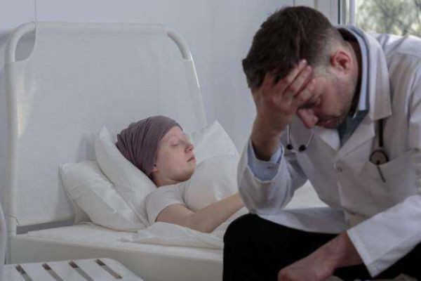 白血病是怎么引起的 血癌有哪些癥狀 白血病是怎么引起的 血癌有哪些癥狀