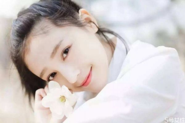 皮膚暗黃美白的方法 改善皮膚暗黃的方法 皮膚暗黃美白的方法 改善皮膚暗黃的方法