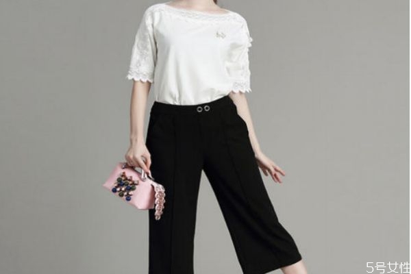 闊腿褲應(yīng)該怎么搭配上衣 闊腿褲的搭配方法 闊腿褲應(yīng)該怎么搭配上衣 闊腿褲的搭配方法