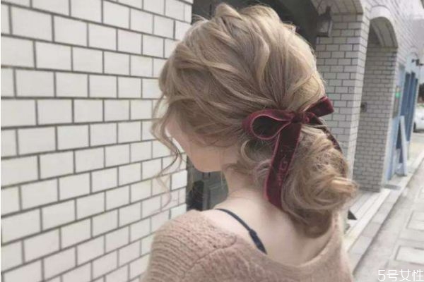 皮膚黑適合什么發(fā)色 適合黑皮膚女生的發(fā)色 皮膚黑適合什么發(fā)色 適合黑皮膚女生的發(fā)色