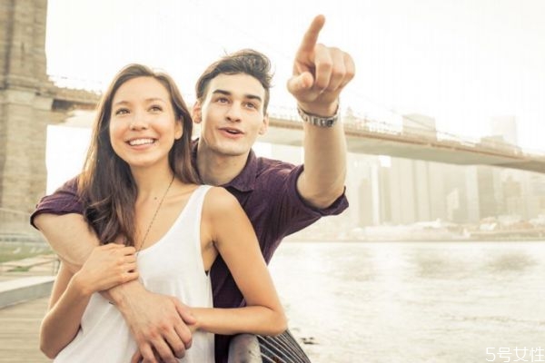 女友不再愛你的表現(xiàn) 怎么分辨女生是否愛你 女友不再愛你的表現(xiàn) 怎么分辨女生是否愛你