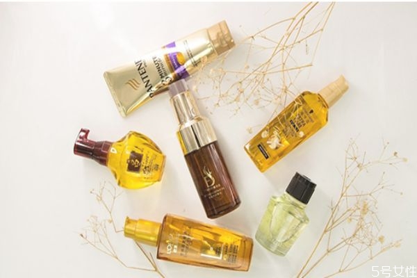 護(hù)發(fā)素和洗發(fā)水的使用順序 護(hù)發(fā)素和發(fā)膜先后順序 護(hù)發(fā)素和洗發(fā)水的使用順序 護(hù)發(fā)素和發(fā)膜先后順序