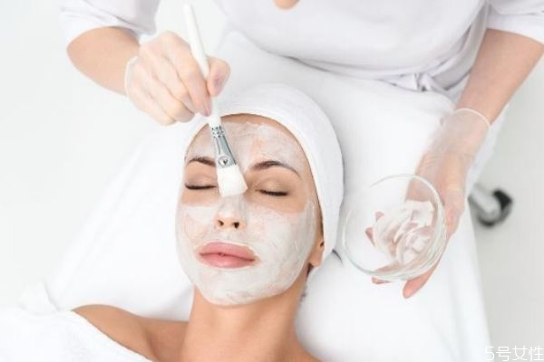 皮膚閉口是什么意思 長閉口的正確消除方法 皮膚閉口是什么意思 長閉口的正確消除方法