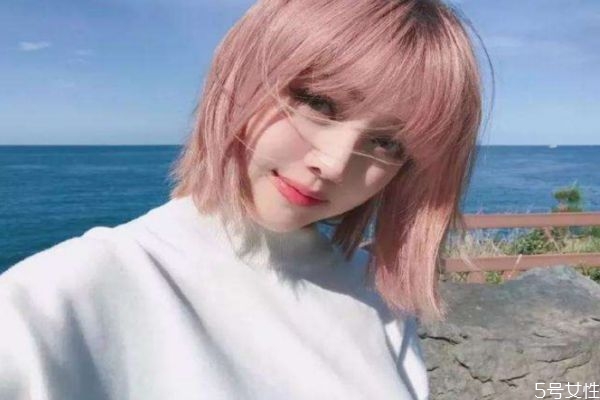 皮膚黑適合什么發(fā)色 適合黑皮膚女生的發(fā)色 皮膚黑適合什么發(fā)色 適合黑皮膚女生的發(fā)色