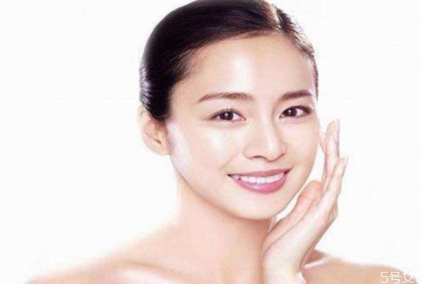怎么有效控制皮膚出油過(guò)多 皮膚出油嚴(yán)重怎么辦