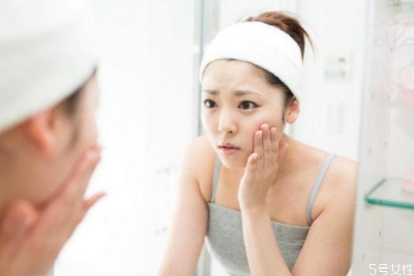 為什么t字區(qū)毛孔粗大 t字區(qū)毛孔粗大的原因 為什么t字區(qū)毛孔粗大 t字區(qū)毛孔粗大的原因