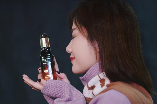 阿芙摩洛哥護發(fā)精油怎么樣 阿芙摩洛哥護發(fā)精油好用嗎 阿芙摩洛哥護發(fā)精油怎么樣 阿芙摩洛哥護發(fā)精油好用嗎