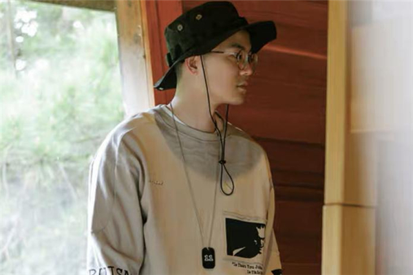 美式漁夫帽怎么搭配 美式漁夫帽搭配圖片 美式漁夫帽怎么搭配 美式漁夫帽搭配圖片