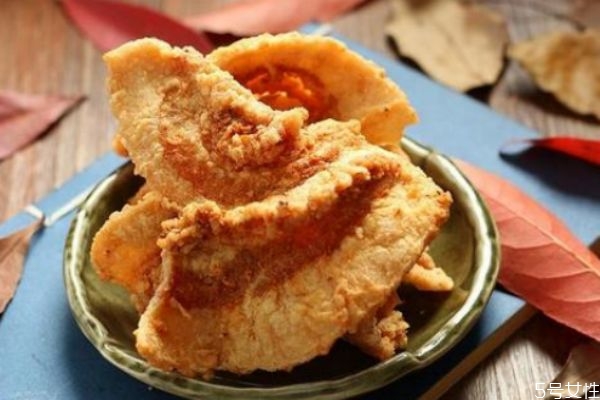 豬油渣怎么做好吃 豬油渣的簡(jiǎn)單做法 豬油渣怎么做好吃 豬油渣的簡(jiǎn)單做法