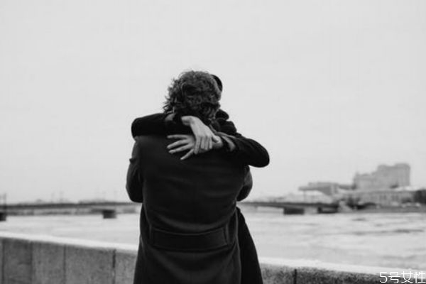 男孩一般談戀愛多久公開 男生為什么不公開對象 男孩一般談戀愛多久公開 男生為什么不公開對象