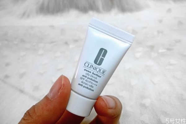 隔離用洗面奶能洗干凈嗎 洗面奶能卸隔離嗎 隔離用洗面奶能洗干凈嗎 洗面奶能卸隔離嗎