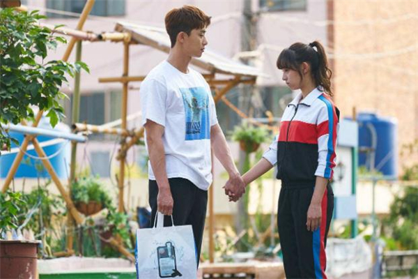 跟同齡男生談戀愛好嗎 和同齡男生談戀愛什么感受 跟同齡男生談戀愛好嗎 和同齡男生談戀愛什么感受