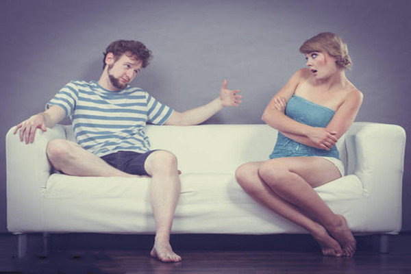 和女生打情罵俏的小套路 和女生打情罵俏的方法 和女生打情罵俏的小套路 和女生打情罵俏的方法