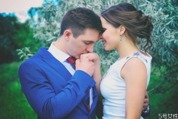 如何維護(hù)戀愛關(guān)系 戀愛關(guān)系長(zhǎng)期維護(hù)秘籍 如何維護(hù)戀愛關(guān)系 戀愛關(guān)系長(zhǎng)期維護(hù)秘籍