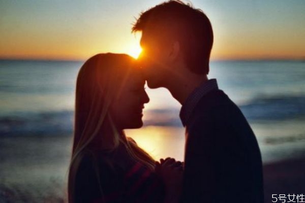 怎么哄男朋友不生氣的話(huà) 男朋友生氣哄他的語(yǔ)句