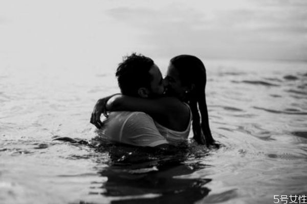 公開戀愛關系重要嗎 不公開的戀愛算戀愛嗎