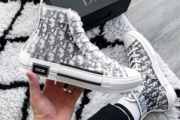 dior x kaws聯(lián)名款鞋子貴嗎 dior x kaws聯(lián)名款鞋子怎么樣 dior x kaws聯(lián)名款鞋子貴嗎 dior x kaws聯(lián)名款鞋子怎么樣