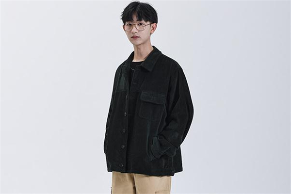 燈芯絨外套什么顏色好看 燈芯絨外套流行什么顏色 燈芯絨外套什么顏色好看 燈芯絨外套流行什么顏色