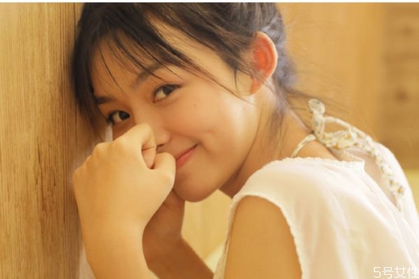 戀愛的時(shí)候怎么學(xué)會(huì)撒嬌 正確打開向男友撒嬌的方式