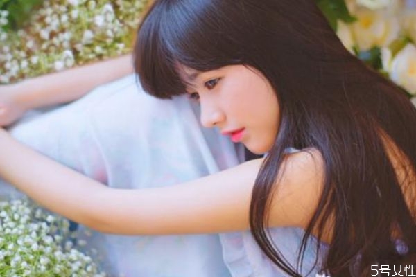 悶騷男吃醋的表現(xiàn)有什么 悶騷男吃醋會怎么樣 悶騷男吃醋的表現(xiàn)有什么 悶騷男吃醋會怎么樣