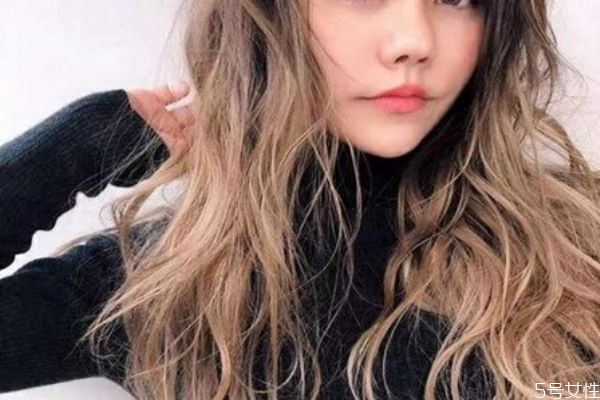 頭發(fā)打結怎么回事 怎么讓頭發(fā)柔順 頭發(fā)打結怎么回事 怎么讓頭發(fā)柔順