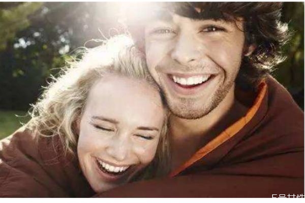 婚姻中男人愛(ài)不愛(ài)你應(yīng)該看什么 婚姻中愛(ài)你的的男人表現(xiàn) 婚姻中男人愛(ài)不愛(ài)你應(yīng)該看什么 婚姻中愛(ài)你的的男人表現(xiàn)