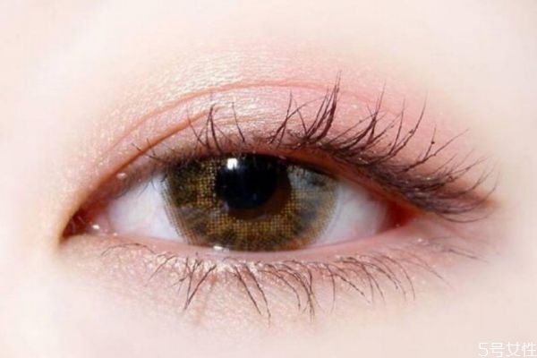 裸妝眼影怎么畫好看 裸妝眼影的簡單畫法 裸妝眼影怎么畫好看 裸妝眼影的簡單畫法