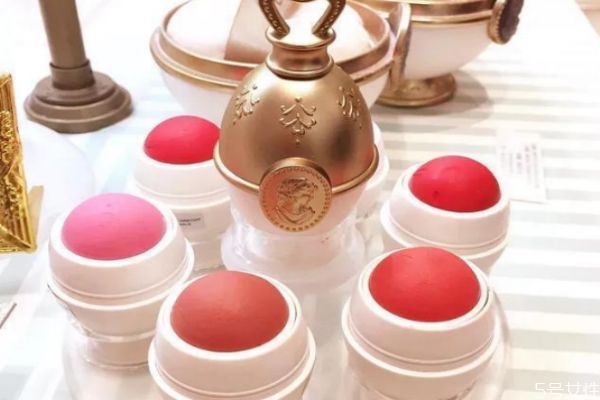 毛孔大用什么腮紅比較好 毛孔大適合用什么腮紅 毛孔大用什么腮紅比較好 毛孔大適合用什么腮紅