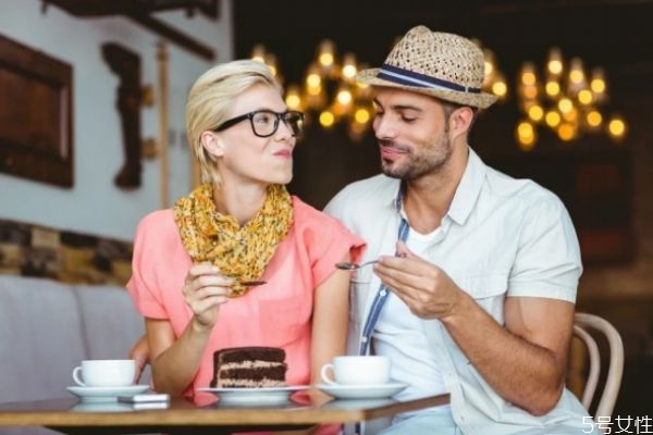 如何對付不體貼的老公 老公不體貼不懂你怎么辦 如何對付不體貼的老公 老公不體貼不懂你怎么辦