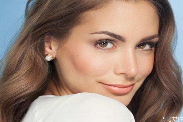 眼霜和眼精華可以只用一個嗎 眼霜眼精華必須都用嗎 眼霜和眼精華可以只用一個嗎 眼霜眼精華必須都用嗎