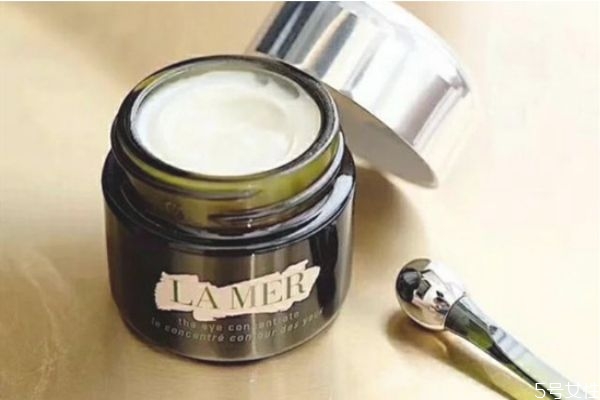 只用眼部精華不用眼霜可以嗎 眼霜好還是眼精華 只用眼部精華不用眼霜可以嗎 眼霜好還是眼精華