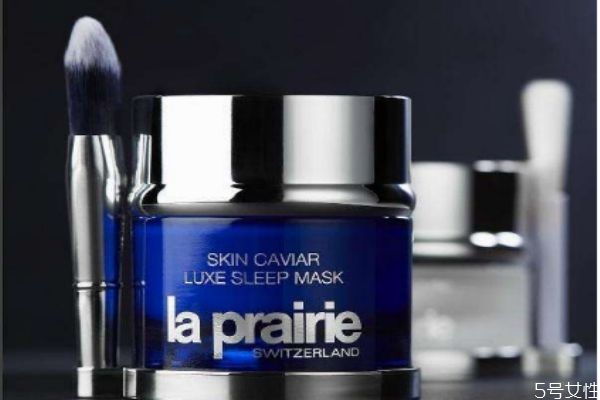 魚子醬眼霜應(yīng)該怎么使用 魚子醬眼霜的使用方法 魚子醬眼霜應(yīng)該怎么使用 魚子醬眼霜的使用方法