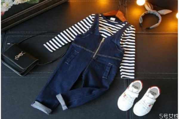 背帶褲帶子總是掉怎么辦 解決背帶褲帶子總是掉的方法 背帶褲帶子總是掉怎么辦 解決背帶褲帶子總是掉的方法