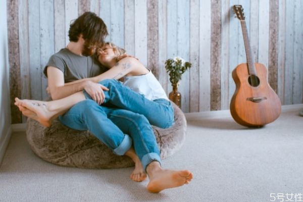 夫妻湊合過(guò)日子的表現(xiàn) 搭伙過(guò)日子的婚姻表現(xiàn) 夫妻湊合過(guò)日子的表現(xiàn) 搭伙過(guò)日子的婚姻表現(xiàn)