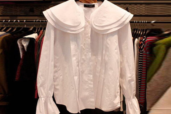 娃娃領(lǐng)襯衫怎么搭配好看 娃娃領(lǐng)襯衫的搭配方法 娃娃領(lǐng)襯衫怎么搭配好看 娃娃領(lǐng)襯衫的搭配方法