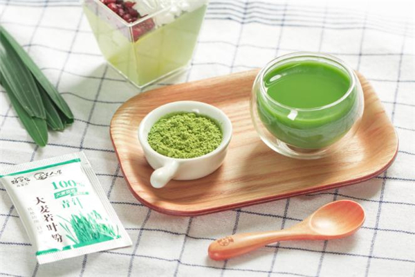 喝完青汁能馬上吃飯嗎 喝完青汁吃東西會胖嗎 喝完青汁能馬上吃飯嗎 喝完青汁吃東西會胖嗎