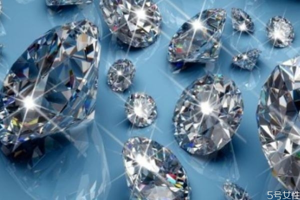 鉆石是不是金剛石做的 鉆石與金剛石的區(qū)別 鉆石是不是金剛石做的 鉆石與金剛石的區(qū)別