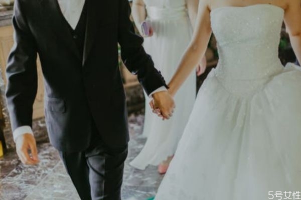 和妻子冷戰(zhàn)多久算分手 互相冷戰(zhàn)互不理誰(shuí)算分手嗎