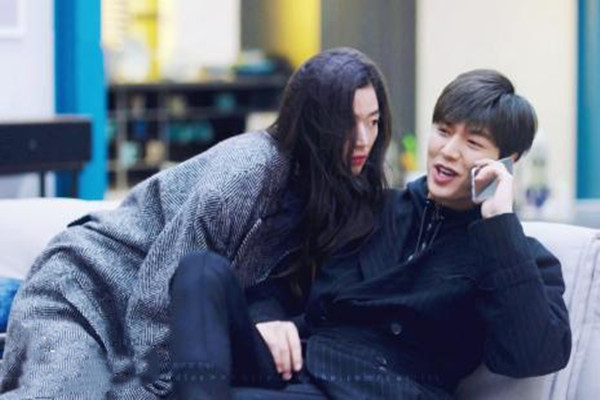 女生說(shuō)喜歡和你聊天是什么意思 女生說(shuō)喜歡和你聊天是喜歡嗎 女生說(shuō)喜歡和你聊天是什么意思 女生說(shuō)喜歡和你聊天是喜歡嗎