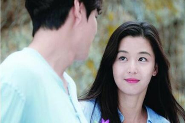 女生說(shuō)喜歡和你聊天是什么意思 女生說(shuō)喜歡和你聊天是喜歡嗎 女生說(shuō)喜歡和你聊天是什么意思 女生說(shuō)喜歡和你聊天是喜歡嗎