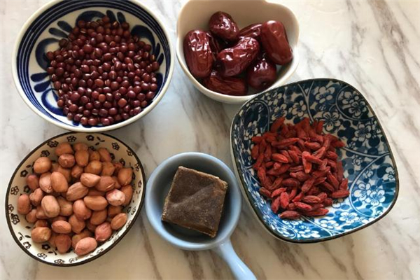 五紅湯都有什么材料 五紅湯喝了會(huì)上火嗎 五紅湯都有什么材料 五紅湯喝了會(huì)上火嗎