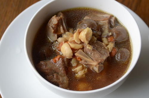 花生排骨湯怎么做好吃 花生排骨湯的做法 花生排骨湯怎么做好吃 花生排骨湯的做法