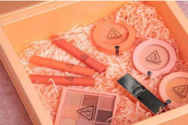 3ce煙管口紅真假辨別 3ce煙管口紅真假區(qū)分 3ce煙管口紅真假辨別 3ce煙管口紅真假區(qū)分