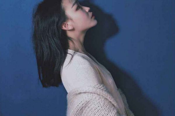 女生胸小穿什么衣服好看 小胸女性適合什么衣服 女生胸小穿什么衣服好看 小胸女性適合什么衣服