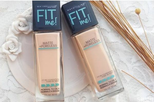 補(bǔ)妝可以用不是一個(gè)牌子的粉底液么 補(bǔ)妝還用粉底液嗎