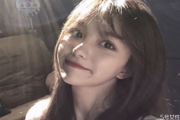 離子燙和柔順哪個(gè)好 一般做個(gè)離子燙需要多長(zhǎng)時(shí)間 離子燙和柔順哪個(gè)好 一般做個(gè)離子燙需要多長(zhǎng)時(shí)間