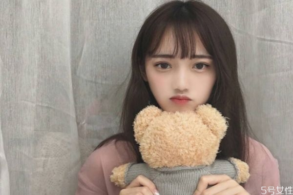 發(fā)質(zhì)軟怎么辦 頭發(fā)細(xì)軟能燙頭發(fā)嗎 發(fā)質(zhì)軟怎么辦 頭發(fā)細(xì)軟能燙頭發(fā)嗎